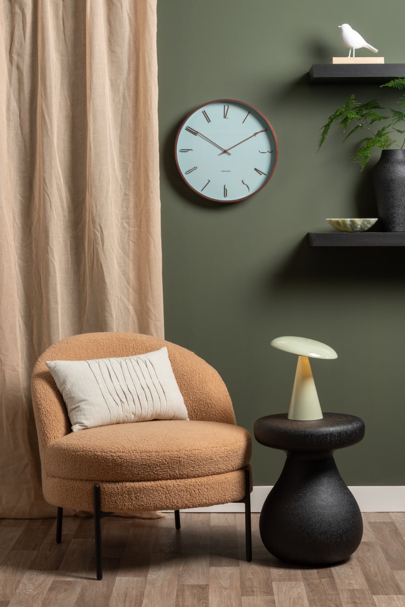 Phoebe LED 26cm Grøn bærbar Fra Leitmotiv - Lampen er 3-trins dæmpbar via touch-knappen på skærmen og giver op til 8 timers lys efter en fuld opladning.