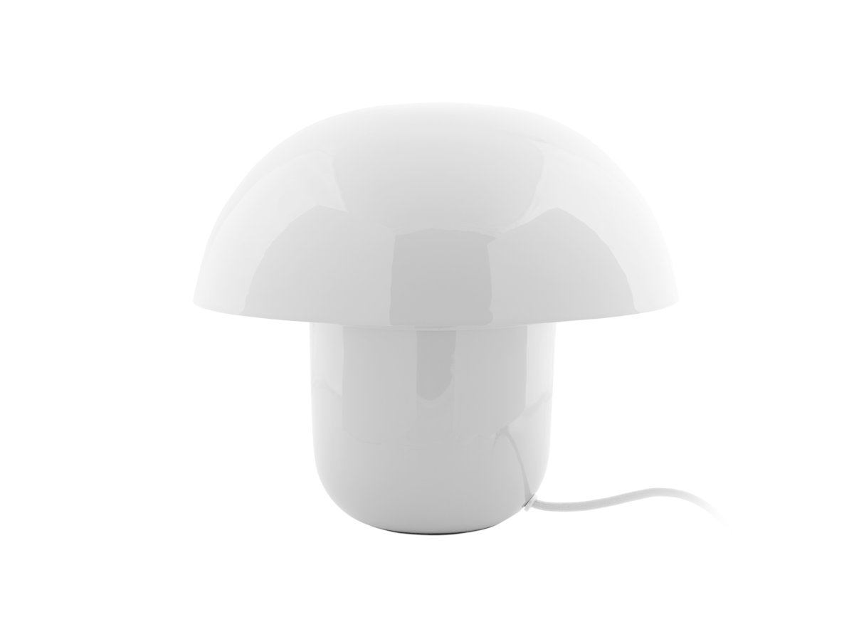 Mushroom 25cm Hvid bordlampe Fra Leitmotiv - Den karakteristiske form sammen med den skinnende, hvide emaljerede finish giver et moderne og udtryksfuldt indtryk.