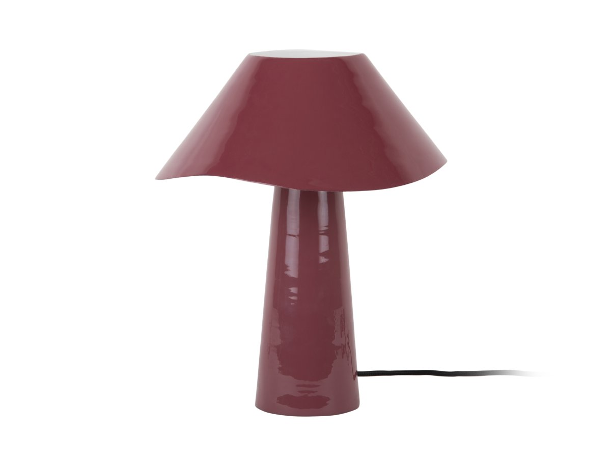 Ameno 33cm Bourgogne bordlampe Fra Leitmotiv - Ameno er en stilfuld bordlampe i metal med en blank bordeauxrød finish, der giver et blødt og harmonisk udtryk.
