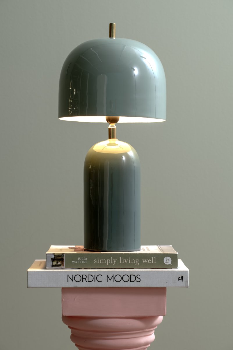 Rico 43cm Blå bordlampe Fra Leitmotiv - Lampefoden i en mat denimblå skærm er kombineret med en lysere blå skærm, hvilket skaber en blød og moderne kontrast.