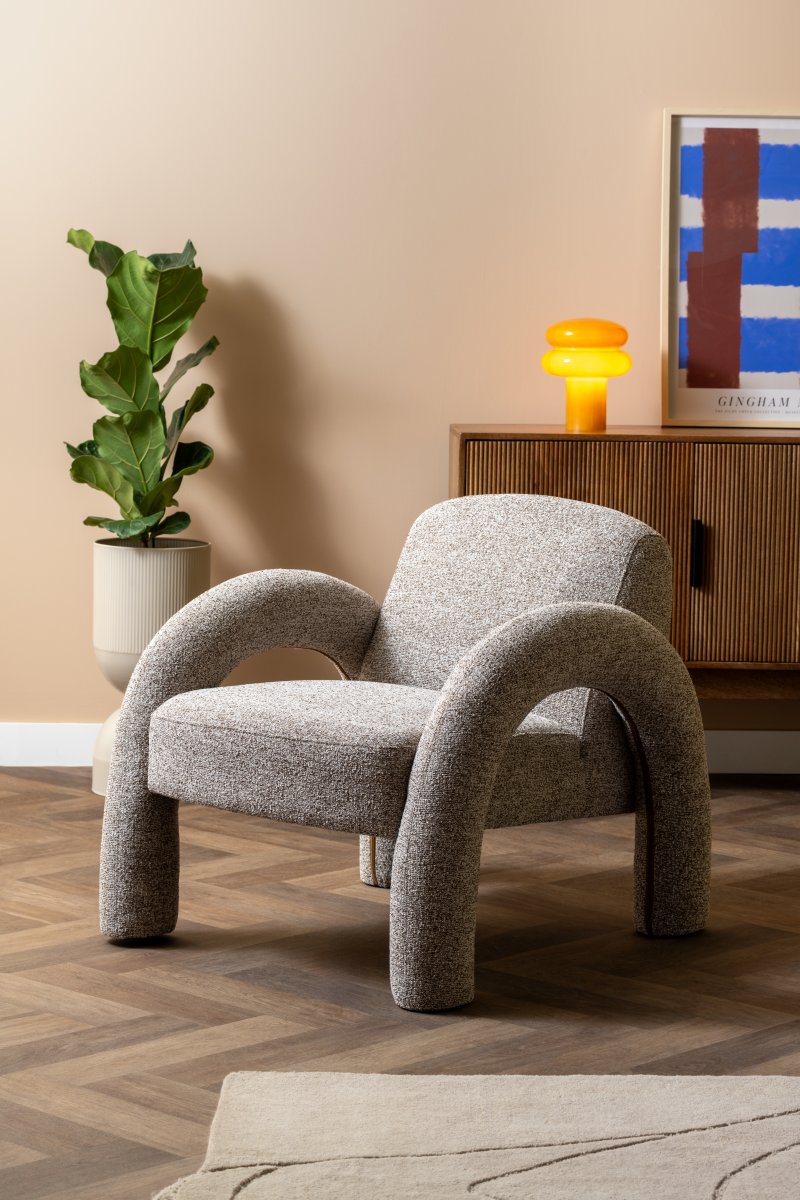 Incesante 24cm Gul bordlampe Fra Leitmotiv - Incesante er en skulpturel bordlampe lavet udelukkende af glas med en dyb gul skærm, der giver et varmt og atmosfærisk lys.