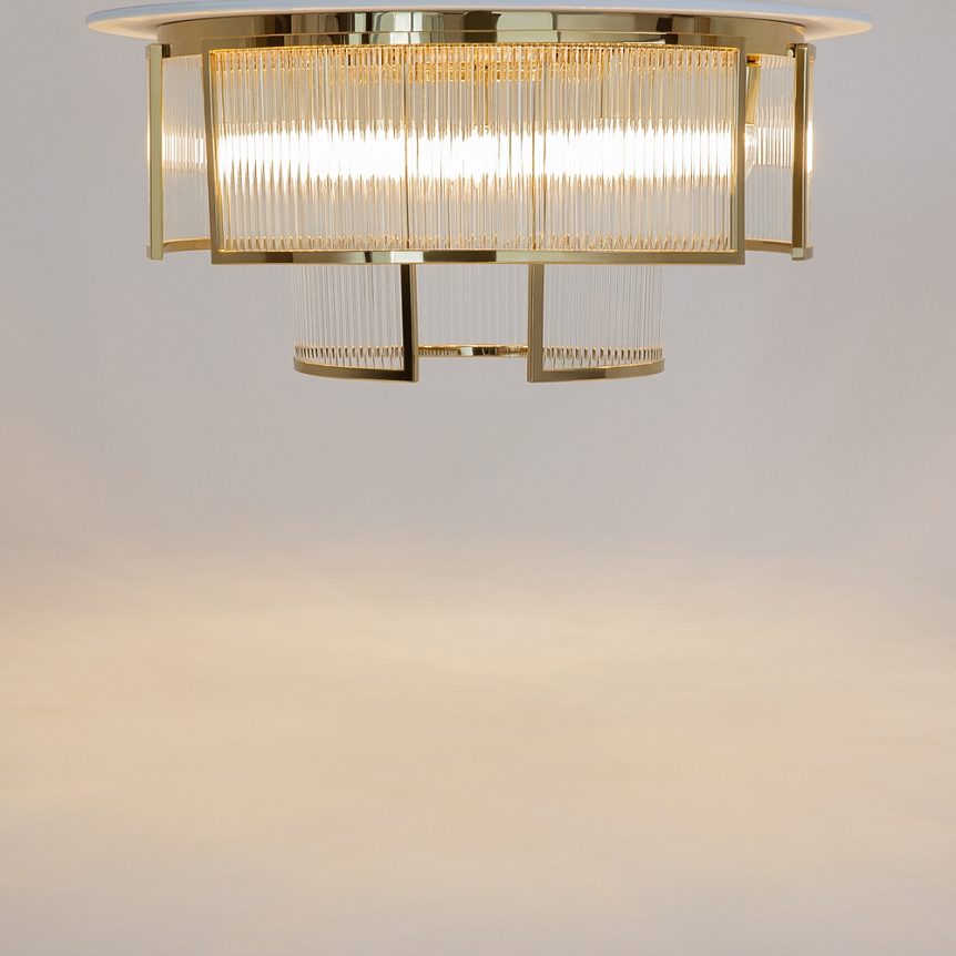 Frame Ø65 Guld plafond Fra Maytoni - Frame er en elegant loftslampe med en luksuri&oslash;s f&oslash;lelse takket v&aelig;re dens guldfarvede detaljer og aflange prismer.
