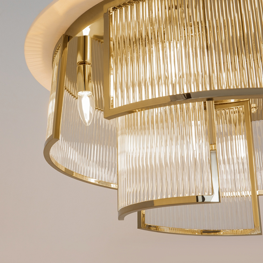 Frame Ø65 Guld plafond Fra Maytoni - Frame er en elegant loftslampe med en luksuri&oslash;s f&oslash;lelse takket v&aelig;re dens guldfarvede detaljer og aflange prismer.