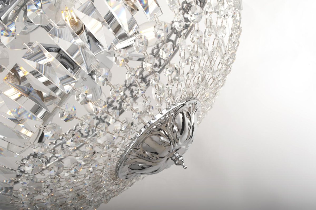 Classic Ø45 Chrom krystal Fra Norrsken Design - Oplev fortidens elegance med denne eksklusive loftslampe i krom, prydet med håndskåret klasse 1 K9 krystal.