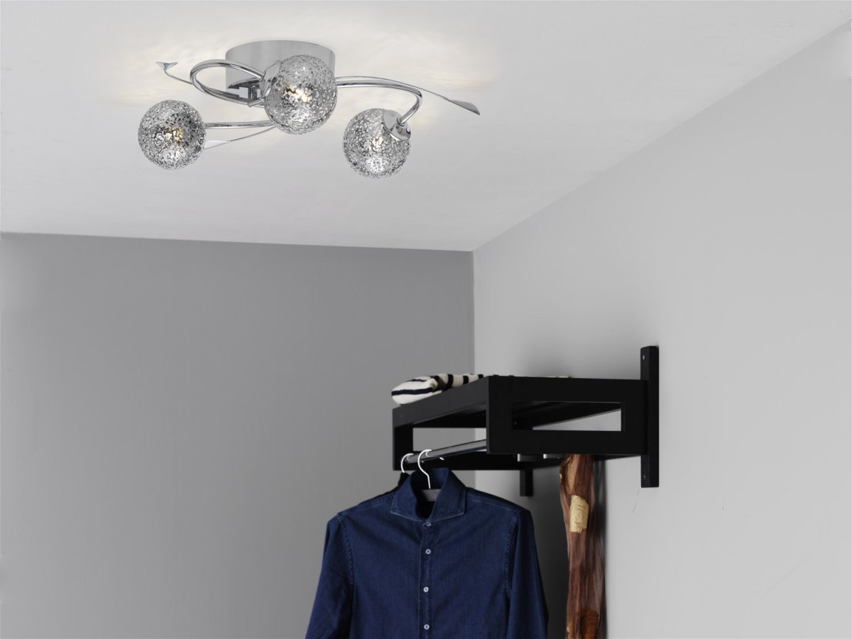 Etsy Ø46 Chrom plafond Fra Cottex - De tre runde skærme, i gennembrudt metal, skaber et smukt lysmønster, når lampen tændes og bliver en iøjnefaldende detalje i rummet.