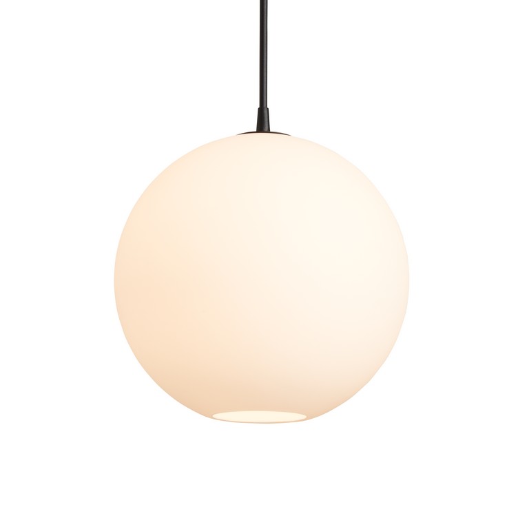 Capo Ø35 Hvid loftslampe Fra Belid - Capo pendel er et klassisk klodeformet vedhæng med et smukt opalfarvet glas og fine detaljer i metal.