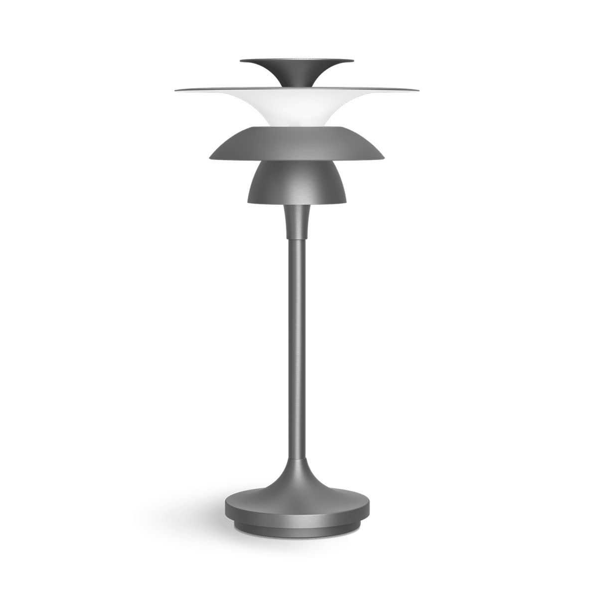 Picasso 35cm Oxid grå bordlampe Fra Belid - For at bordlampen skal kunne passe ind i boligindretningen i flere &aring;r, har vi valgt at holde designet enkelt og elegant.