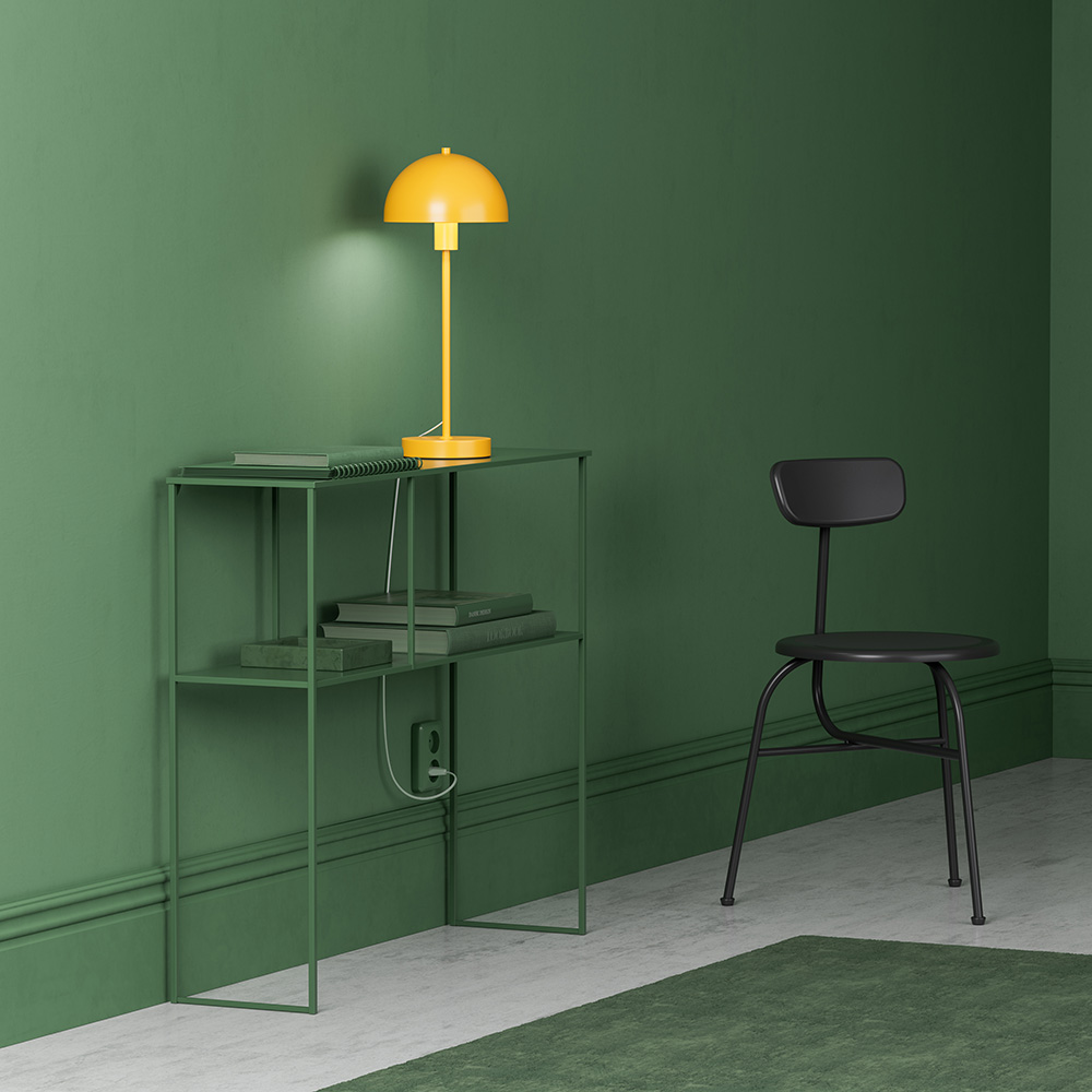 Vienda 48cm Gul bordlampe Fra Herstal - Vienda bordlampe med sit klassiske og elegante design g&oslash;r, at lampen kan bruges i hjemmet i mange &aring;r.