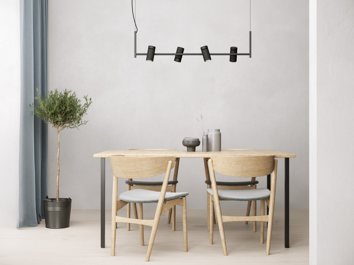 Holder 100cm Sort loftslampe Fra Herstal - Holder-familien skiller sig ud ved at kombinere metal og tr&aelig;.