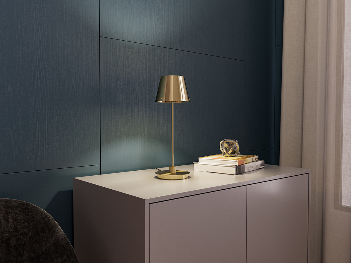 Gil il Grande 37cm Satineret messing bordlampe Fra Herstal - Lampen spreder et behageligt lys og passer perfekt på et sidebord, skrivebord eller i et vindue.