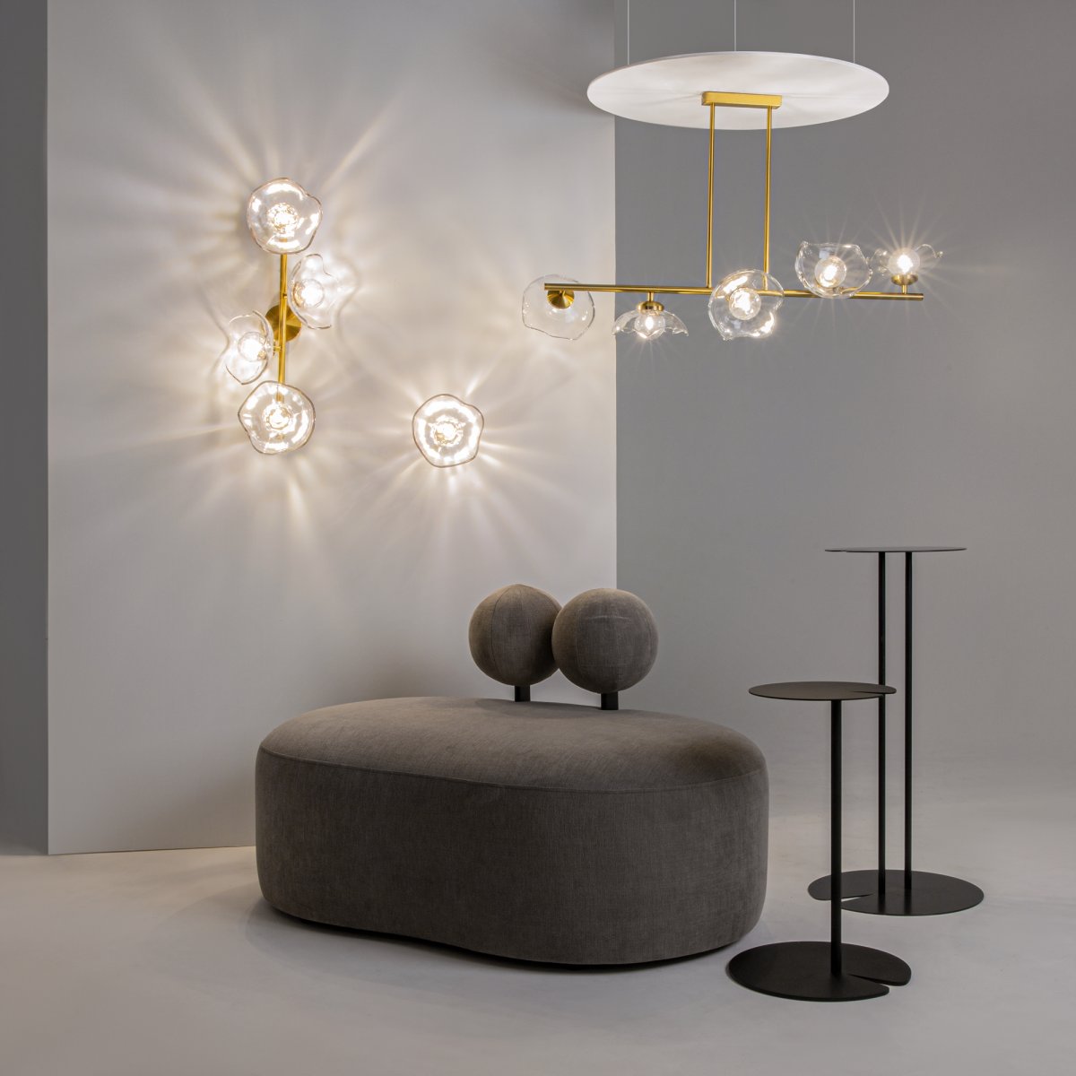 Miracle 4 Messing væglampe Fra Maytoni - &aring;rhundrede og kombinerer orientalske kunstneriske teknikker med vestlig art deco-stil.