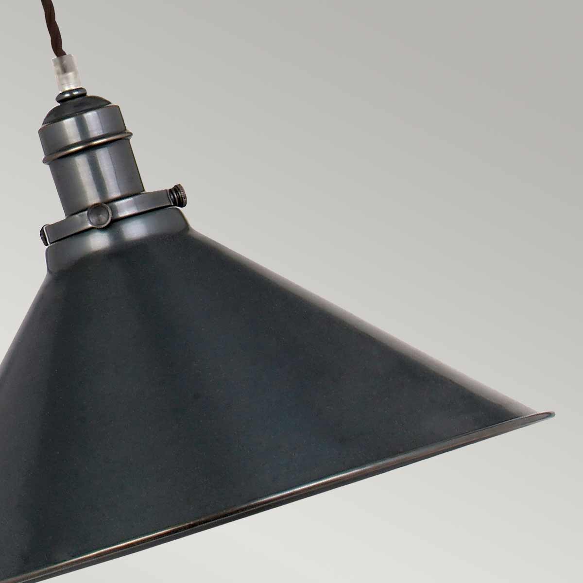 Provence Ø37 Antik bronze loftslampe Fra Elstead Lighting - Det praktiske og stilrene design giver fleksibilitet i monteringen og passer perfekt i både moderne og klassiske miljøer.