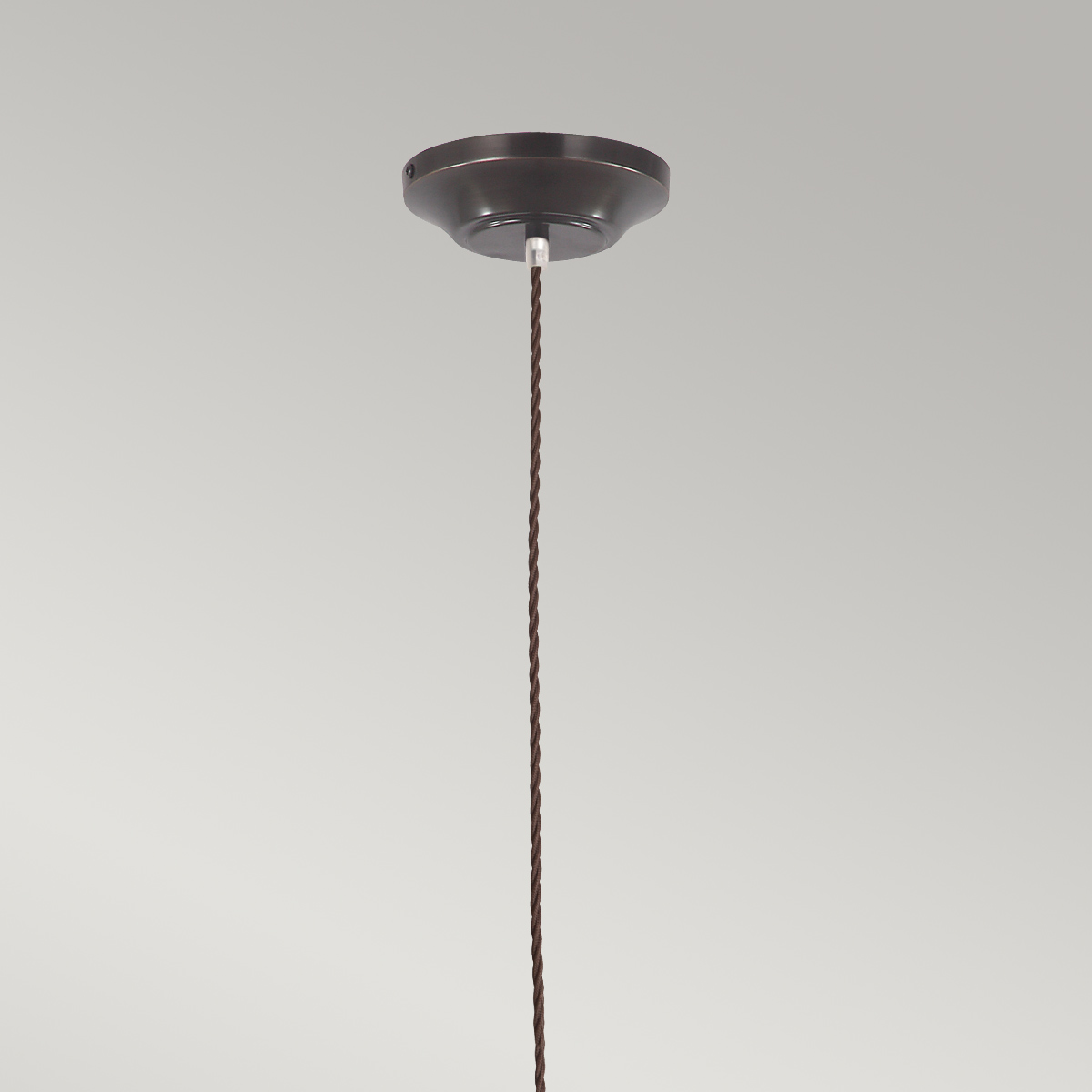 Provence Ø37 Antik bronze loftslampe Fra Elstead Lighting - Med sit tidløse og funktionelle design er Provence en perfekt tilføjelse til både moderne og klassiske interiører.