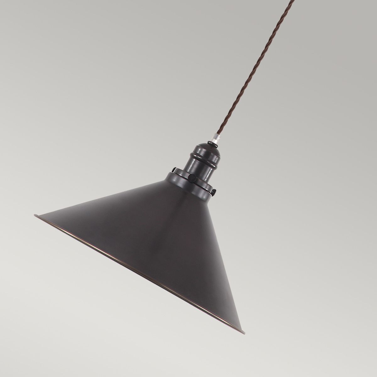 Provence Ø37 Antik bronze loftslampe Fra Elstead Lighting - Med sit tidløse og funktionelle design er Provence en perfekt tilføjelse til både moderne og klassiske interiører.