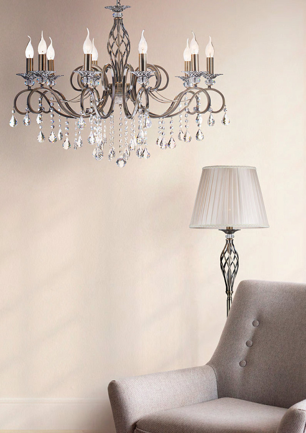 Grace Ø85 Bronze loftslampe Fra Maytoni - Grace er en elegant metallysekrone med en stilfuld bronzefinish og dekorative prismer, der reflekterer lyset smukt.