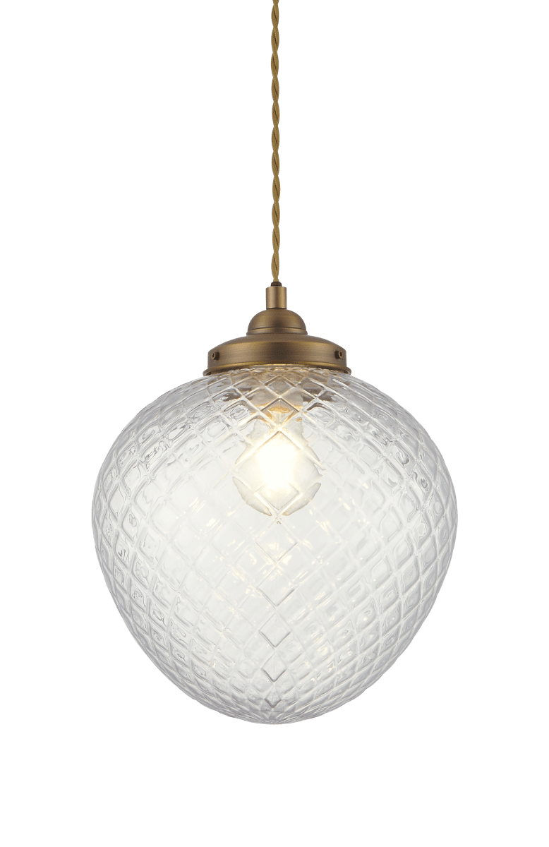 Gatsby Ø25 Antik messing loftslampe Fra Aneta Lighting - Gatsby loftspendlen har et klassisk og elegant udtryk med detaljer i antik messingfinish og en dekorativ sk&aelig;rm i klart, sortlakeret glas.