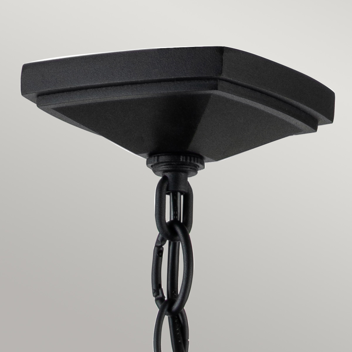 Alford Place S Sort Fra Elstead Lighting - Den robusta&nbsp;ramen i svart aluminium och de klara glaspartierna skapar ett sofistikerat uttryck samtidigt som ljuset sprids j&auml;mnt och vackert.