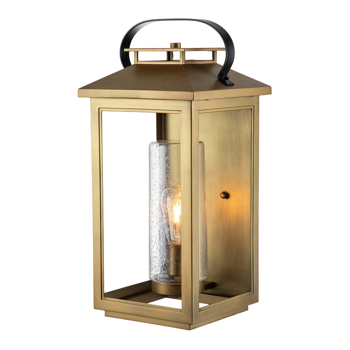 Atwater 52cm Messing udendørslampe Fra Elstead Lighting - Med IP44-klassning &auml;r Atwater skyddad mot fukt och v&auml;derp&aring;verkan, vilket g&ouml;r den till en elegant och l&aring;ngvarig l&ouml;sning f&ouml;r entr&eacute;er, uteplatser och tr&auml;dg&aring;rdsmilj&ouml;er.