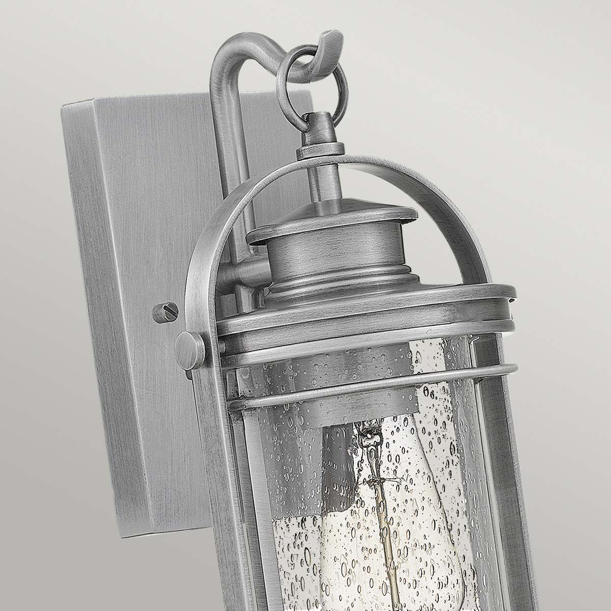 Booker 28cm Aluminium udendørslampe Fra Elstead Lighting - Booker &auml;r en stilfull och robust fasadlampa med en design inspirerad av klassiska marina lanternor.