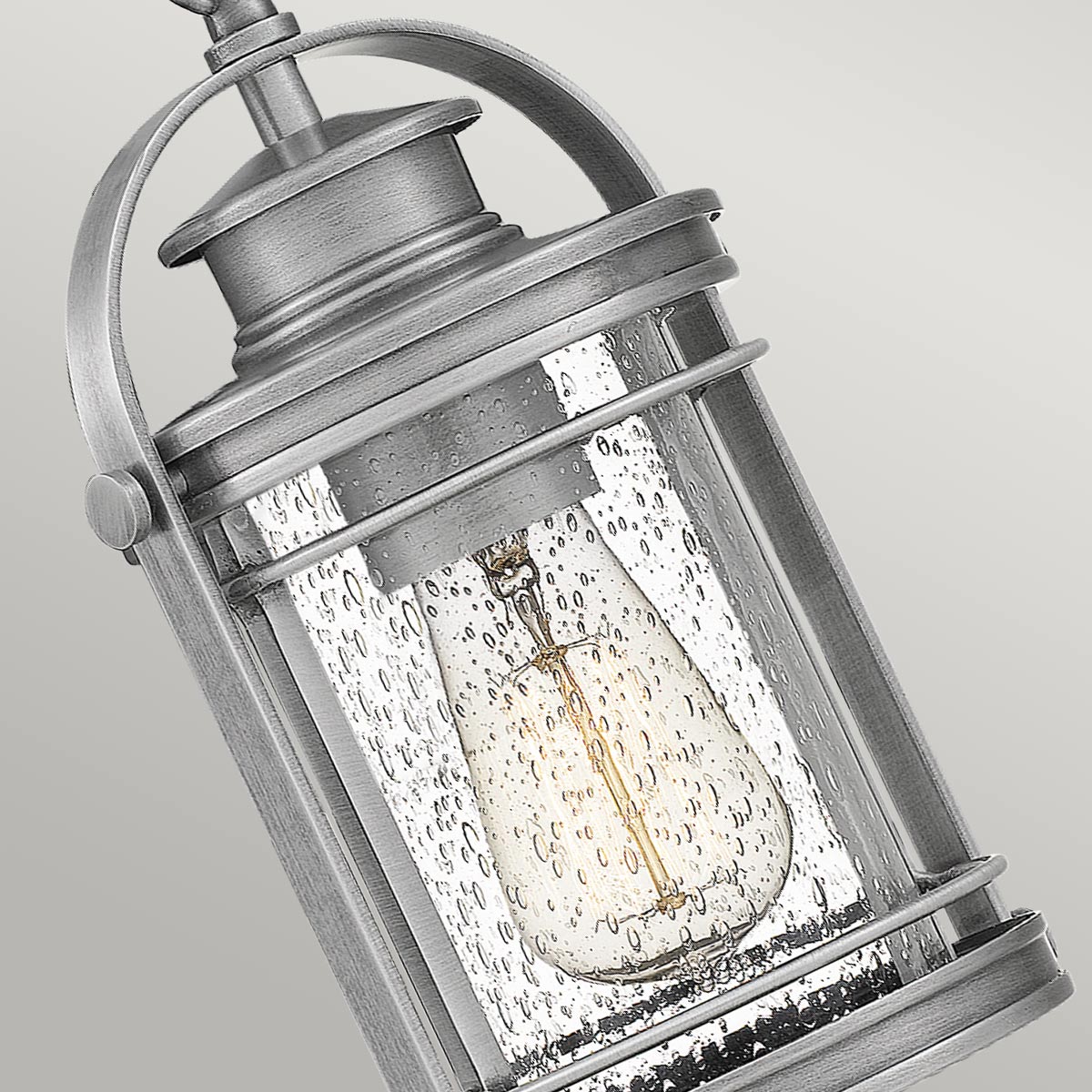 Booker 28cm Aluminium Fra Elstead Lighting - Booker &auml;r en stilfull och robust takpendel med en design inspirerad av klassiska marina lanternor.