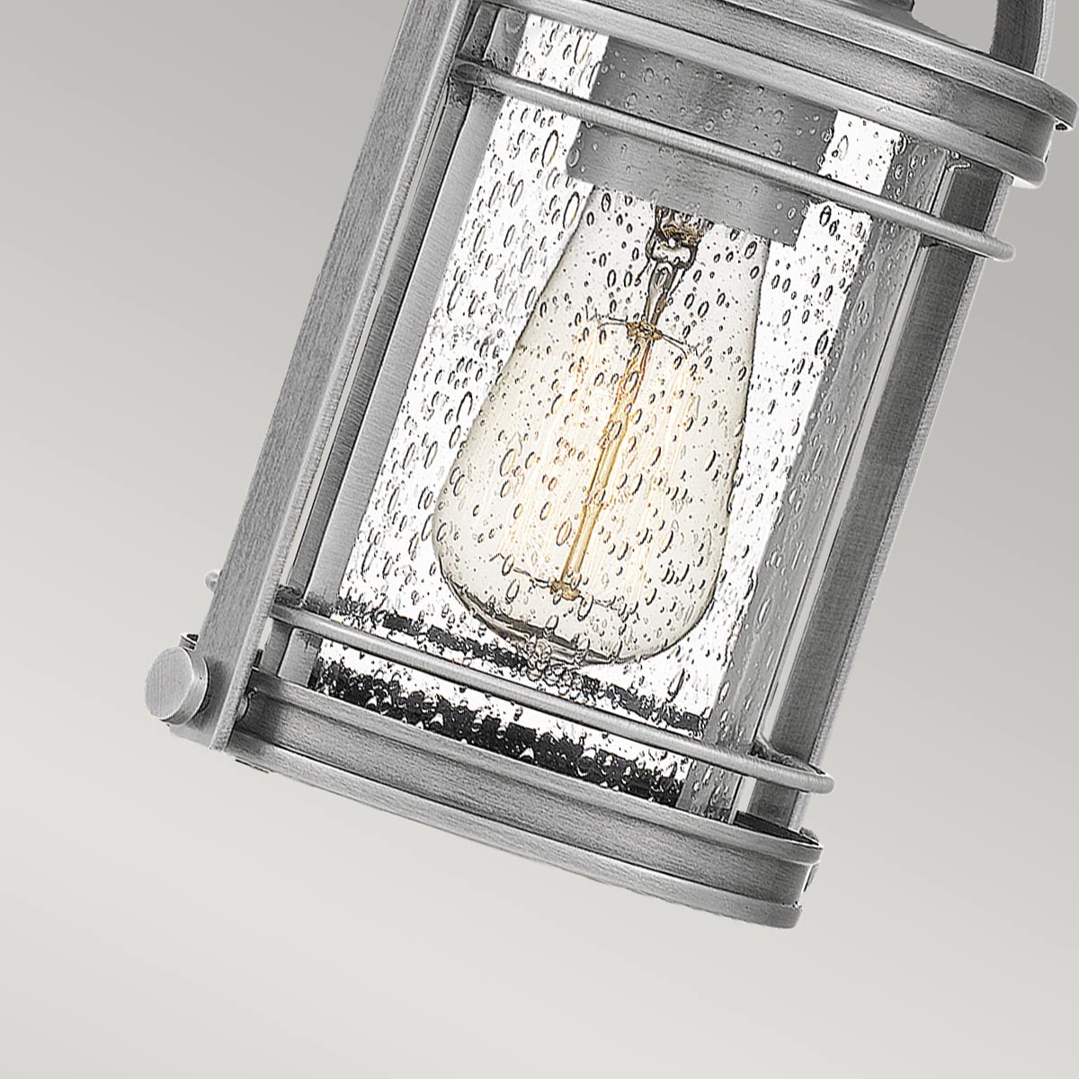 Booker 28cm Aluminium Fra Elstead Lighting - Booker &auml;r en stilfull och robust takpendel med en design inspirerad av klassiska marina lanternor.