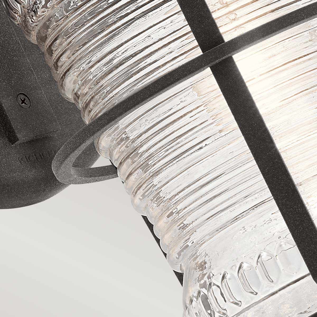 Chance Harbor 46cm Zink udendørslampe Fra Elstead Lighting - Chance Harbor &auml;r en klassisk och robust fasadlampa med en design inspirerad av maritim stil.