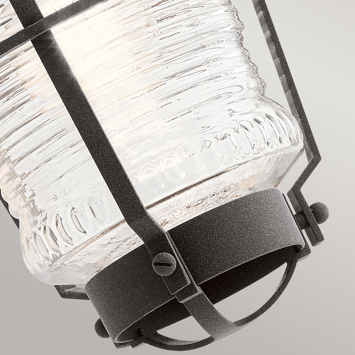 Chance Harbor 37cm Zink udendørslampe Fra Elstead Lighting - Chance Harbor &auml;r en klassisk och robust fasadlampa med en design inspirerad av maritim stil.