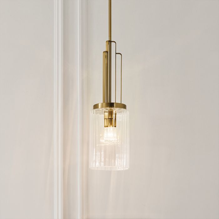 Kimrose Ø18 Børstet messing loftslampe Fra Elstead Lighting - Kimrose-kollektionen er et mesterværk, inspireret af de dekorative detaljer i Madison Belmont Building i New York City.