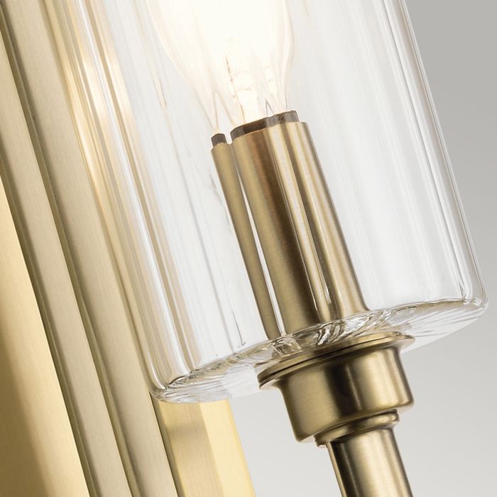 Kimrose 35cm Børstet messing væglampe Fra Elstead Lighting - Dens geometriske former er i fokus og forst&aelig;rkes af en elegant b&oslash;rstet messingfinish.