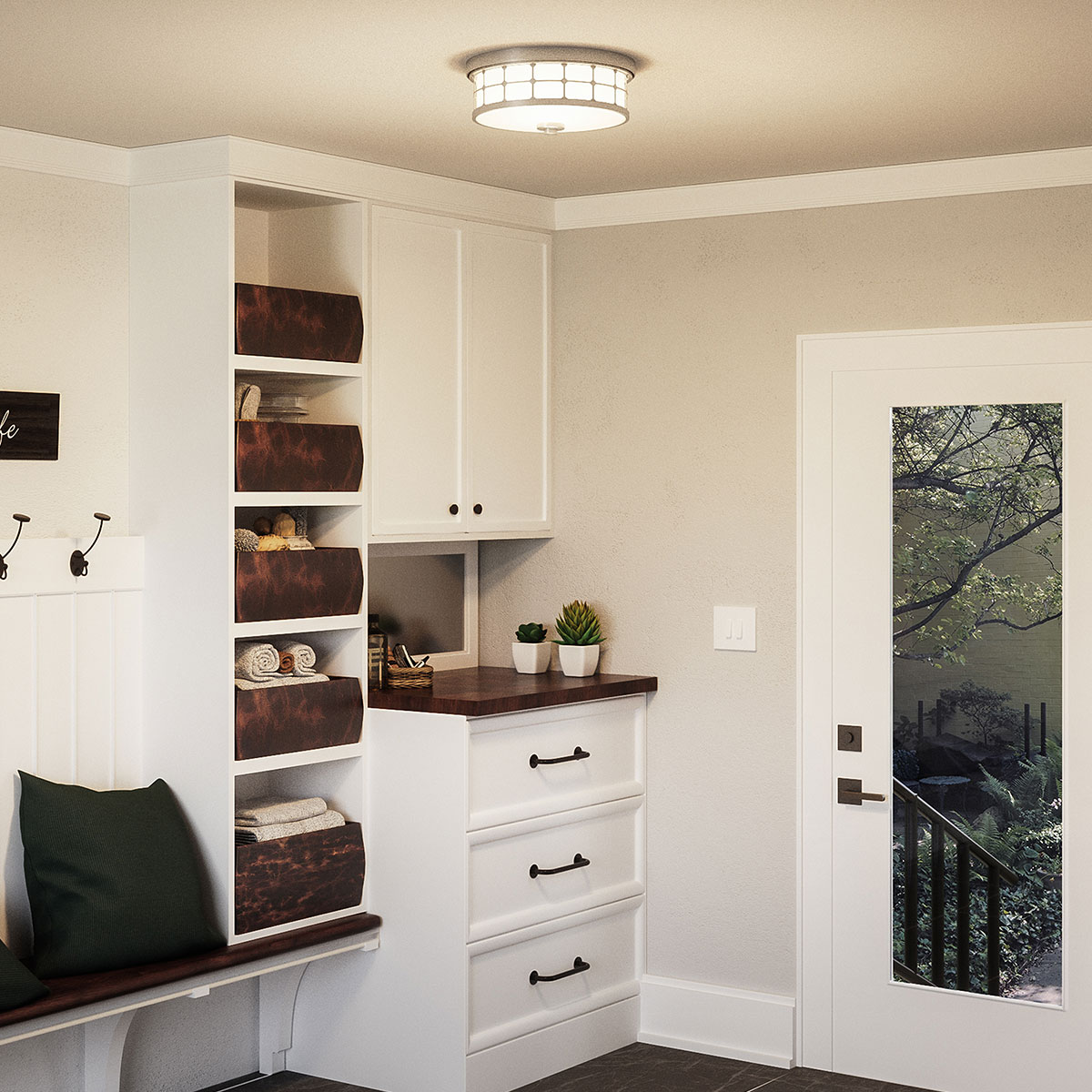 Guardian Ø35 Børstet nikkel badeværelseslampe Fra Elstead Lighting - Den b&oslash;rstede nikkelfinish og den geometriske ramme giver lampen et elegant look, mens det opalglas spreder et behageligt og bl&oslash;dt lys.