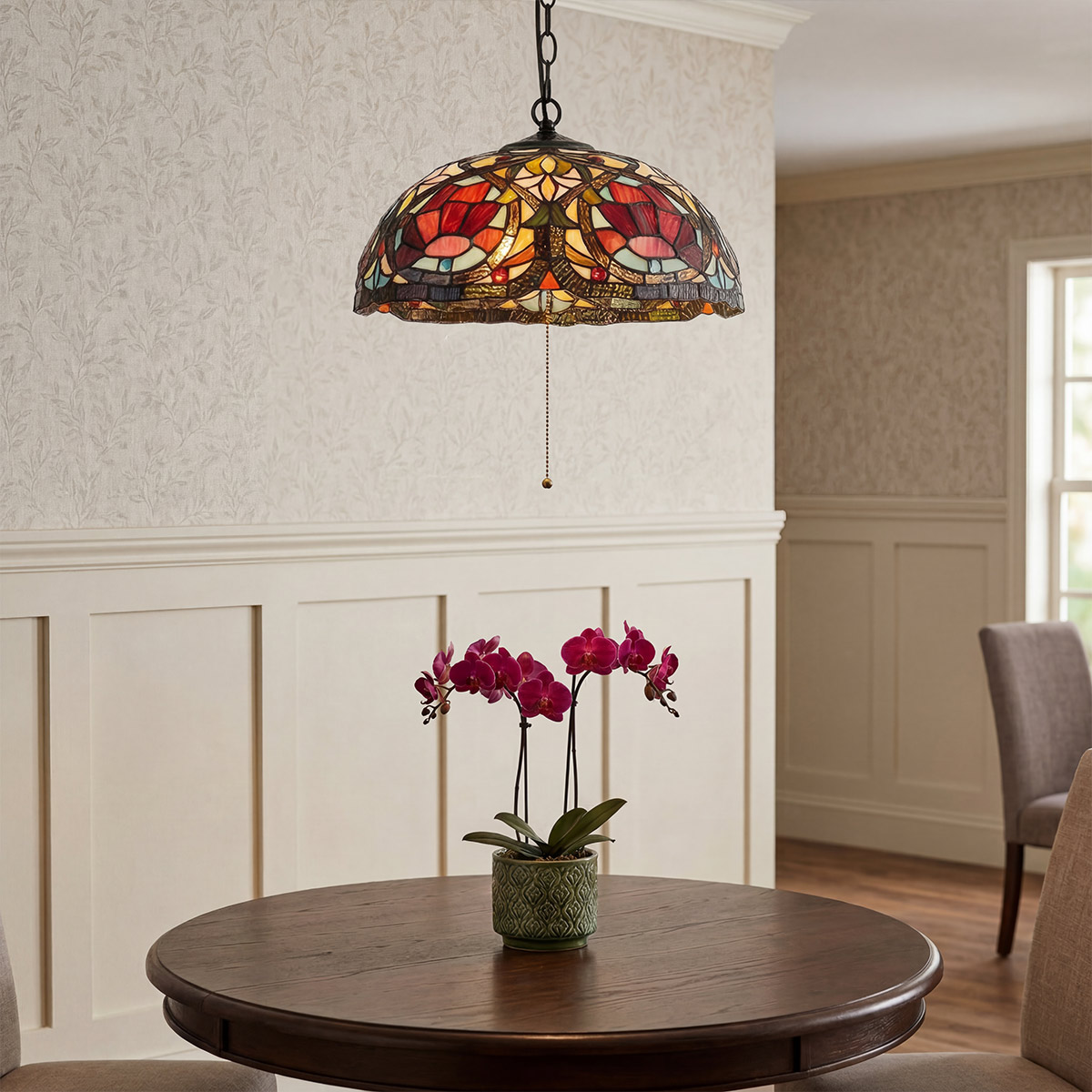 Larissa Ø38 Flerfarvet Fra Elstead Lighting - Larissa er en dekorativ loftspendel i klassisk Tiffany-stil, fremstillet af st&aring;l med en smuk vintage bronzefinish.