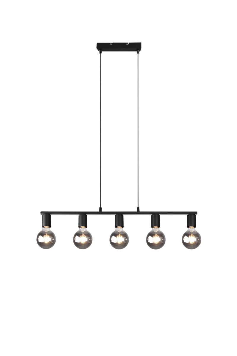 Vannes 82cm Sort loftslampe Fra Trio Lighting - Den minimalistiske sorte ramme og det åbne design gør lampen til et trendy indslag i både moderne og industrielle interiører.