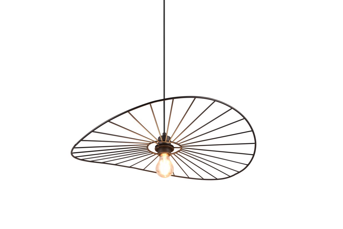 Chapeau Ø60 Sort loftslampe Fra Trio Lighting - Dens dekorative metalbeklædning gør den til et perfekt supplement i stuer og spisestuer, hvor den tilfører en unik følelse af lethed gennem sit smukke spil mellem lys og skygge.