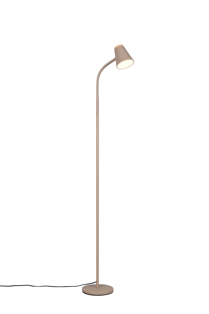 Pongo Beige gulvlampe Fra Trio Lighting - Den slanke form og det vinklede lampehoved g&oslash;r Pongo alsidig og passer nemt ind i ethvert hjem og enhver stil.