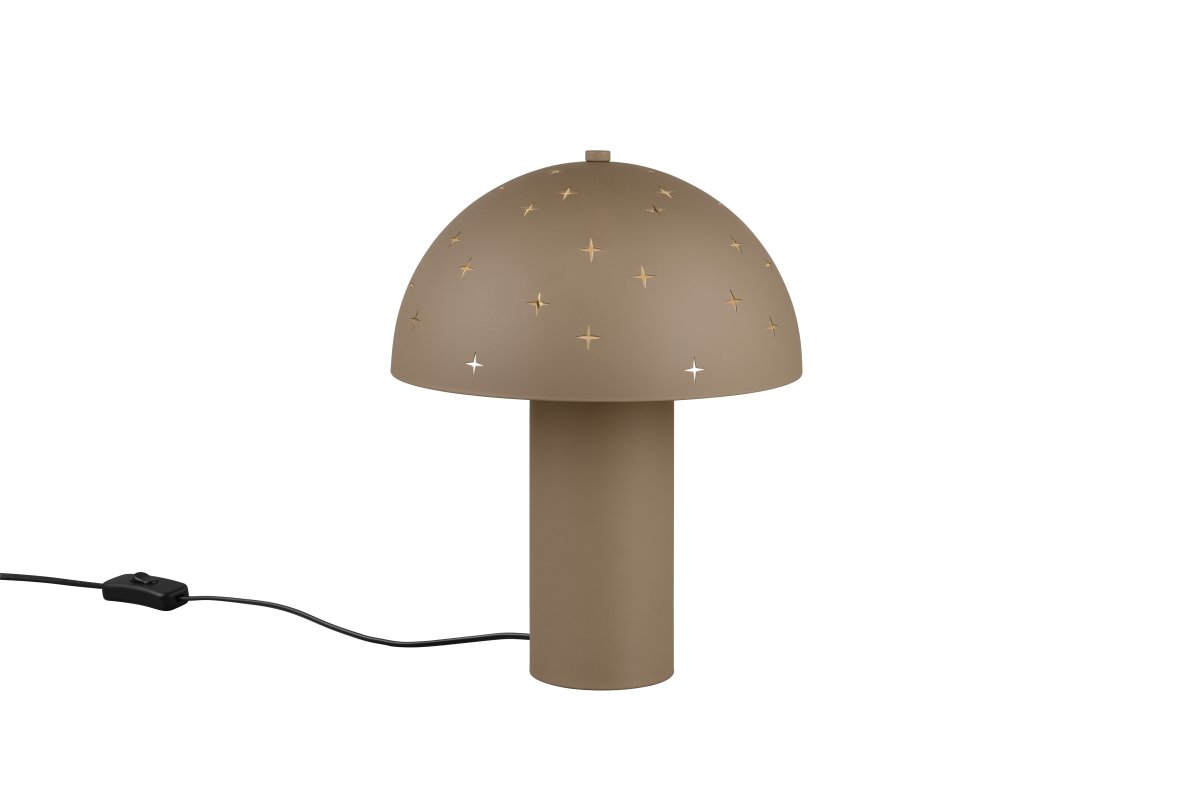 Seta 32cm Greige bordlampe Fra Trio Lighting - N&aring;r lampen er t&aelig;ndt, husker de olien; udsk&aelig;ringerne i metalsk&aelig;rmen om funklende stjerner og skaber en speciel og hyggelig atmosf&aelig;re.