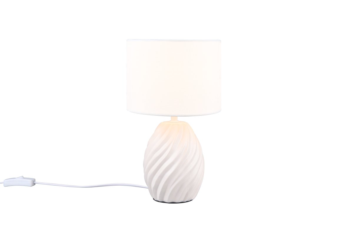 Melva 30cm Hvid bordlampe Fra Trio Lighting - Opgrader dit hjem med bordlampen Melva &ndash; en perfekt kombination af stil og funktion.