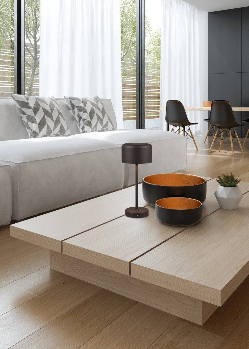 Jeff 30cm Sort bærbar Fra Trio Lighting - Med et genopladeligt batteri og nem opladning via USB-C-porten kan den placeres hvor som helst uden kabler og skabe en hyggelig lys atmosfære.