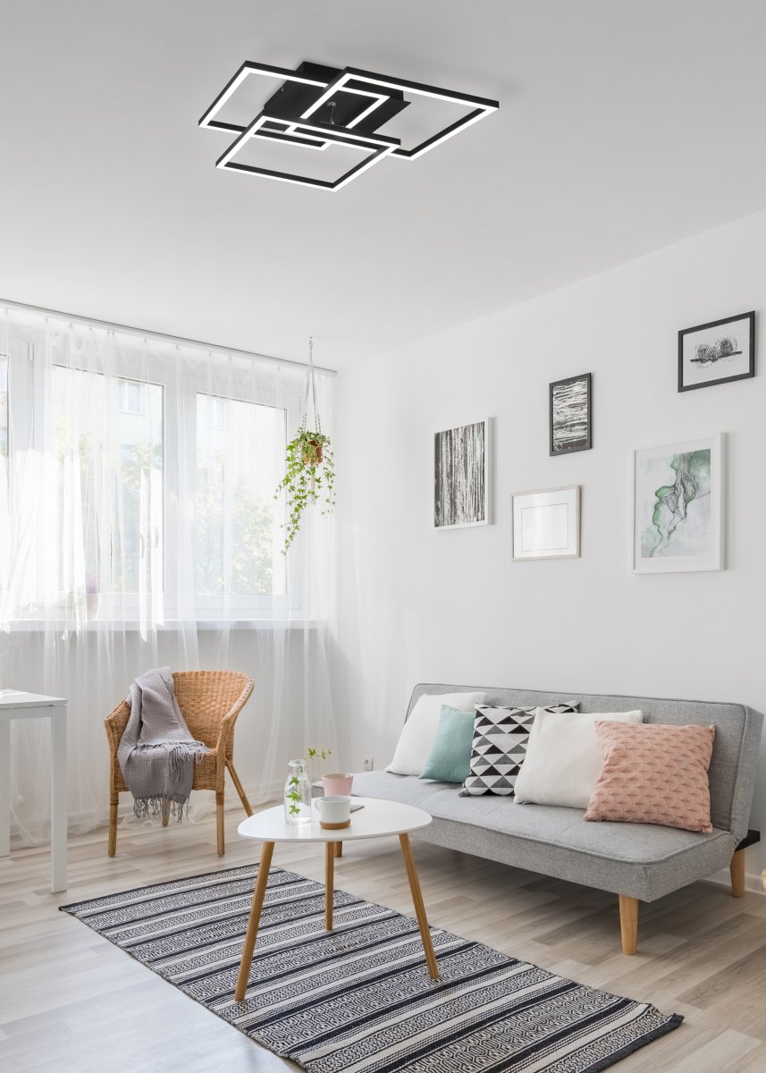 Mobile 42cm Sort plafond Fra Trio Lighting - Det minimalistiske design i mat sort gør denne lampe til et alsidigt interiørelement, der smelter ind i mange forskellige stilarter, samtidig med at den tilbyder moderne elegance og funktion.