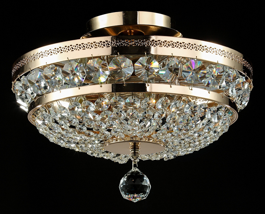 Ottilia Ø32 Guld krystal Fra Maytoni - Ottilia er en elegant krystalloftslampe i metal med en sofistikeret guldfinish.