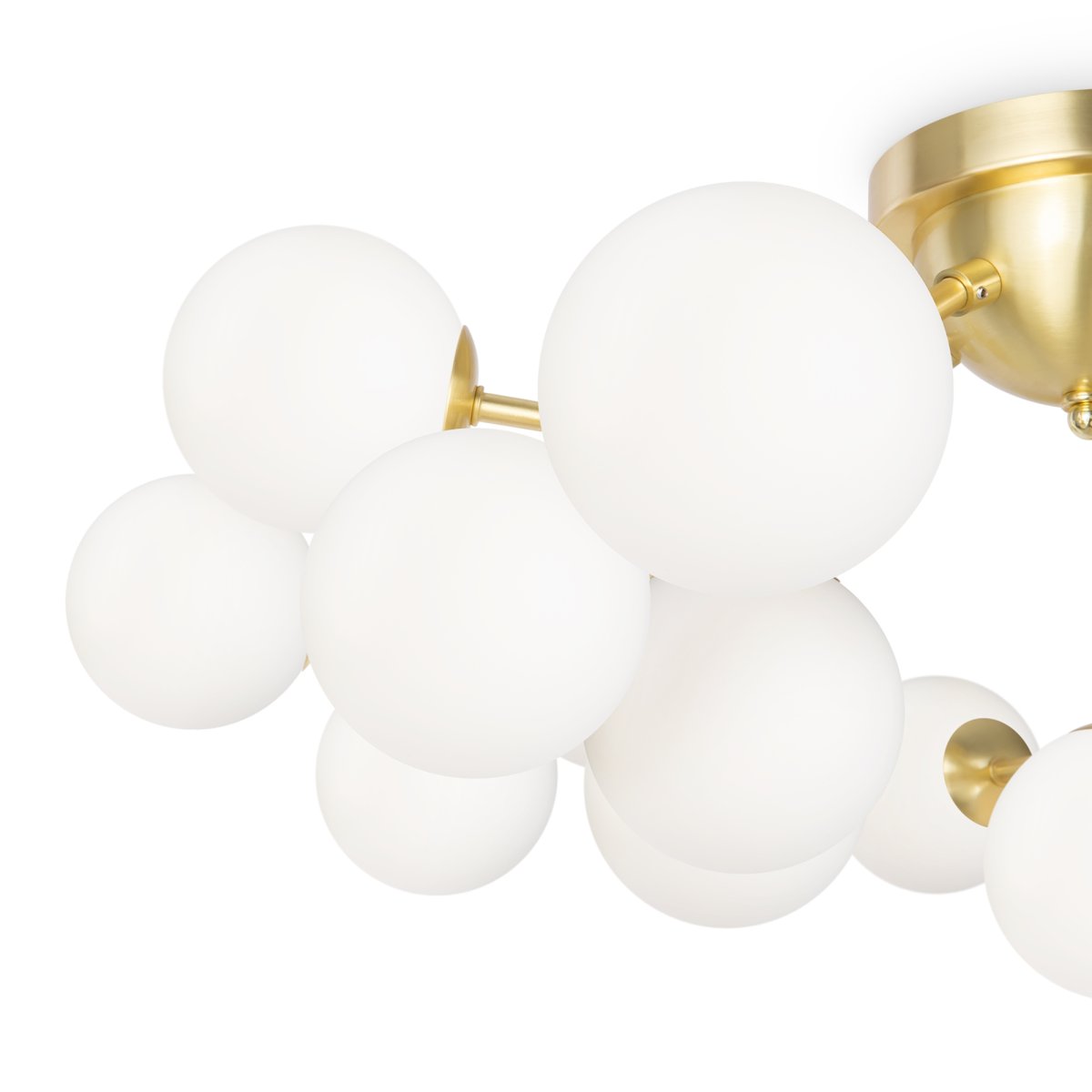 Dallas 20 Guld plafond Fra Maytoni - Dens unikke design med runde glaskupler i forskellige retninger skaber et dramatisk og elegant lysspil, der fylder rummet med varme og karakter.