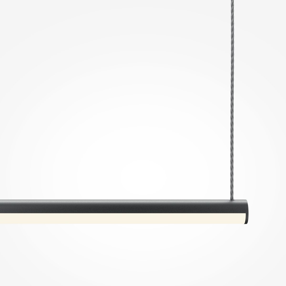 Halo 80cm Sort loftslampe Fra Maytoni - Den enkle og elegante form gør den til en alsidig belysningsløsning, der passer ind i både moderne og industrielle interiører, samtidig med at den fungerer som et diskret stiludtryk.