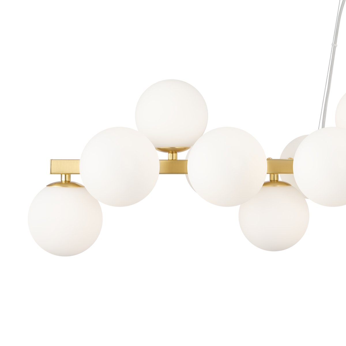 Dallas 123cm Guld loftslampe Fra Maytoni - Dens unikke design med runde glaskupler i forskellige retninger skaber et dramatisk og elegant lysspil, der fylder rummet med varme og karakter.