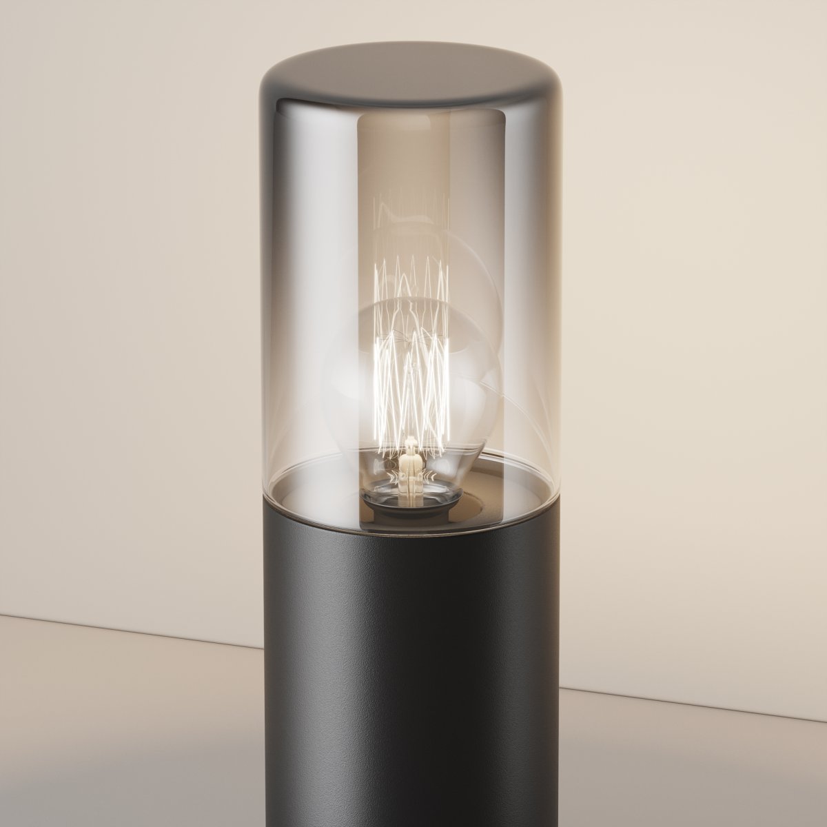Amas 25cm Grafit pullerter Fra Maytoni - Den lodrette, cylindriske form udstr&aring;ler et tidl&oslash;st design, der passer til b&aring;de klassisk og moderne eksteri&oslash;r, hvilket g&oslash;r den til en stilfuld tilf&oslash;jelse til din udend&oslash;rsbelysning.