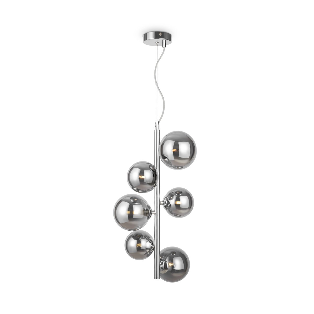 Dallas Ø30 Chrom loftslampe Fra Maytoni - Dens unikke design med runde glaskupler i forskellige retninger skaber et dramatisk og elegant lysspil, der fylder rummet med varme og karakter.