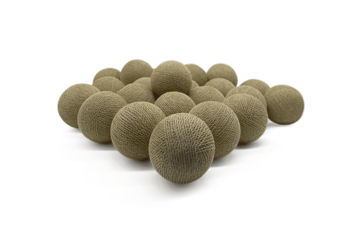 Irislights Sand Beige 20-lights Sand Fra Irislights - Skab en hyggelig og dekorativ atmosf&aelig;re med denne lysk&aelig;de med kugler i m&oslash;rk beige fra Irislights.