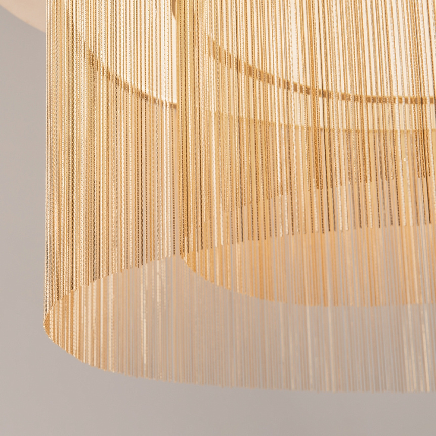 Imaginary Ø55 Guld plafond Fra Maytoni - Imaginary er en elegant metalloftslampe med en luksuri&oslash;s guldfinish og dekorative k&aelig;dedetaljer, der skaber et bl&oslash;dt og eksklusivt indtryk.