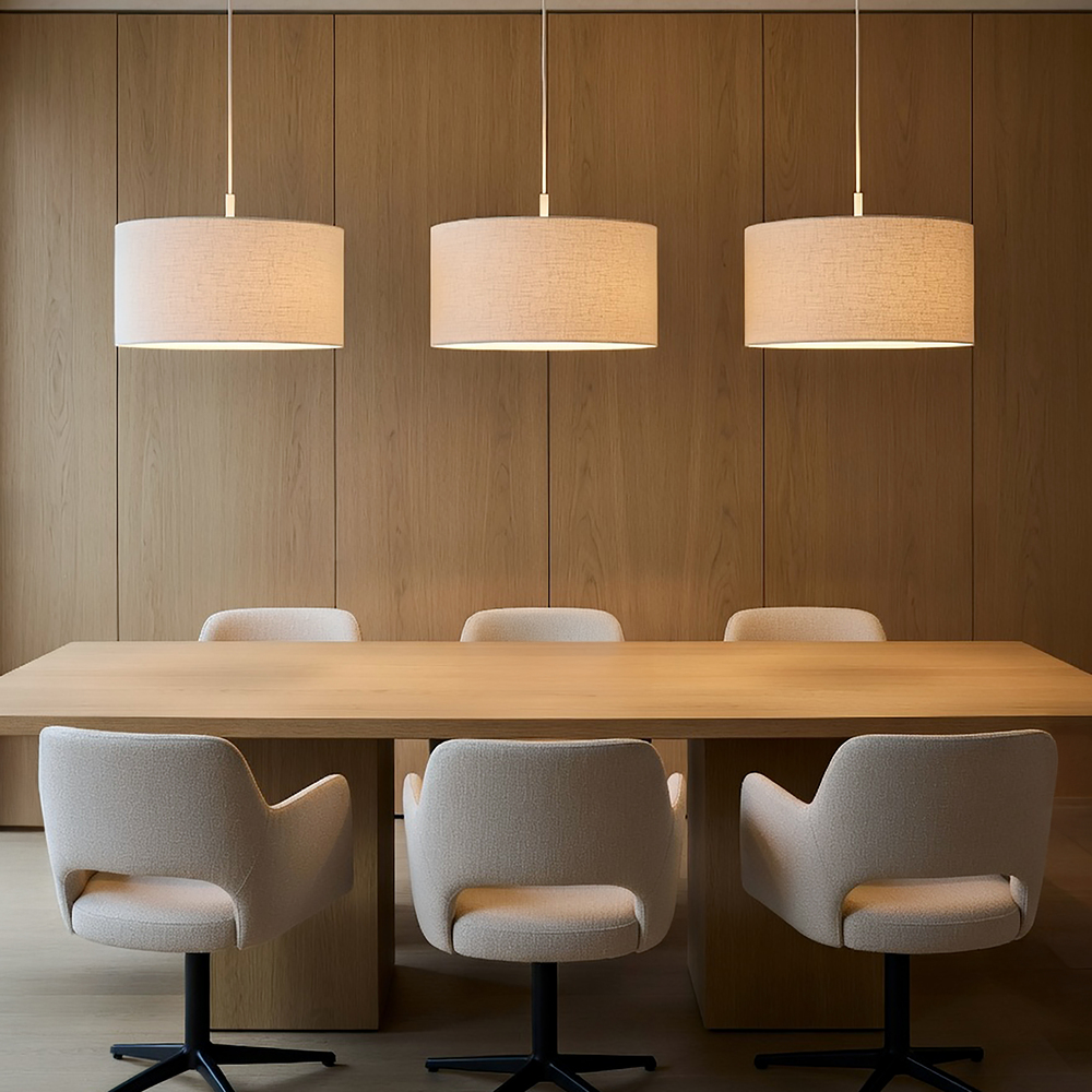Soft Ø44 Hvid/sand loftslampe Fra Belid - Soft pendellampe er en stilfuld lampe med en blødt afrundet form, der skaber et varmt og behageligt lys.