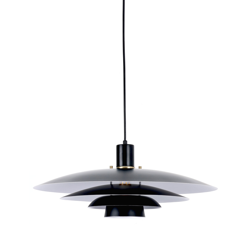 Stealth Ø50 Sort loftslampe Fra Nordic Lighting - Lampen leveres med to s&aelig;t detaljer - knopper og ringe i b&aring;de messing og sort - s&aring; du kan v&aelig;lge udtrykket og tilpasse designet til din indretning.