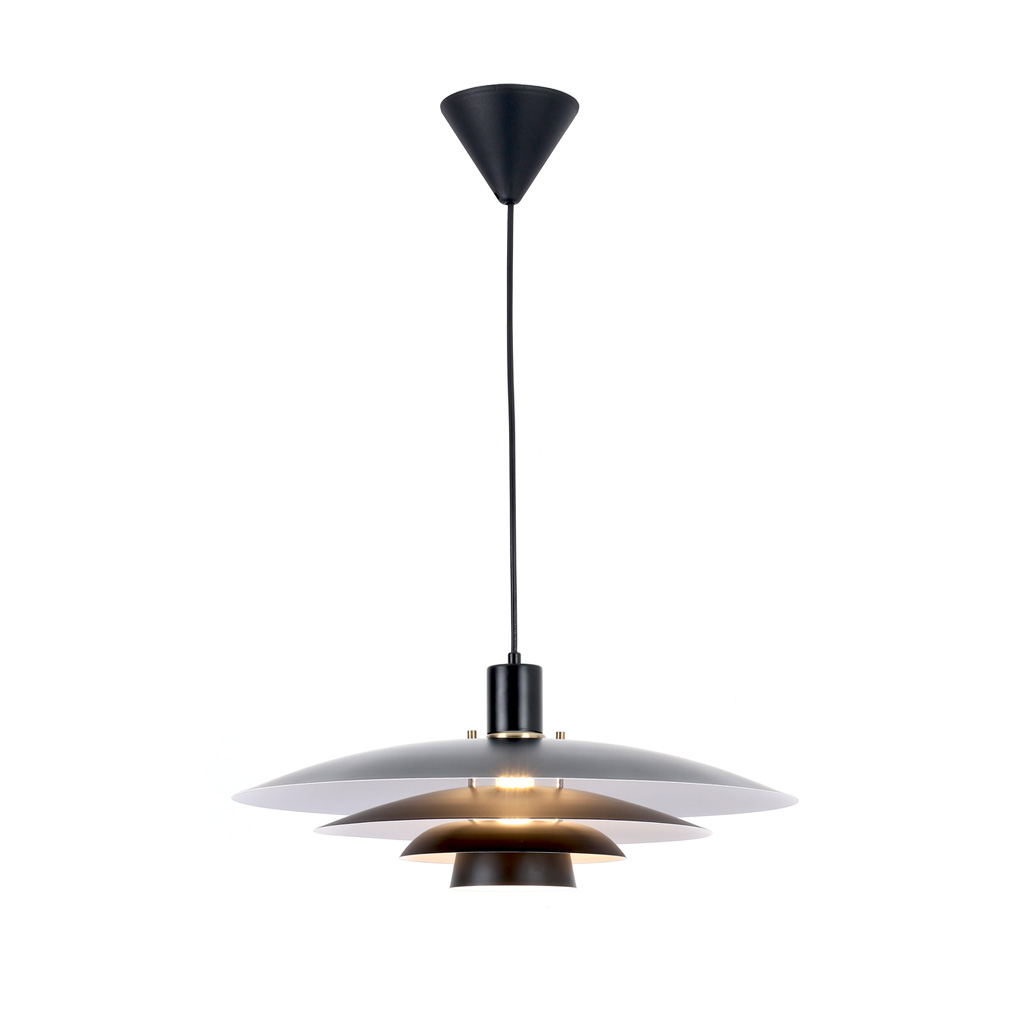 Stealth Ø50 Sort loftslampe Fra Nordic Lighting - Lampen leveres med to s&aelig;t detaljer - knopper og ringe i b&aring;de messing og sort - s&aring; du kan v&aelig;lge udtrykket og tilpasse designet til din indretning.