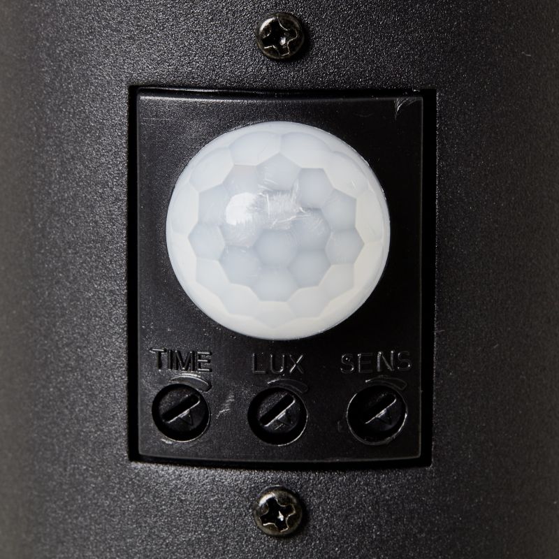 Dody 45cm Sort pullerter Fra Brilliant - Dody er en stilfuld pullert, der er perfekt til indkørsler, gangstier og terrasser.